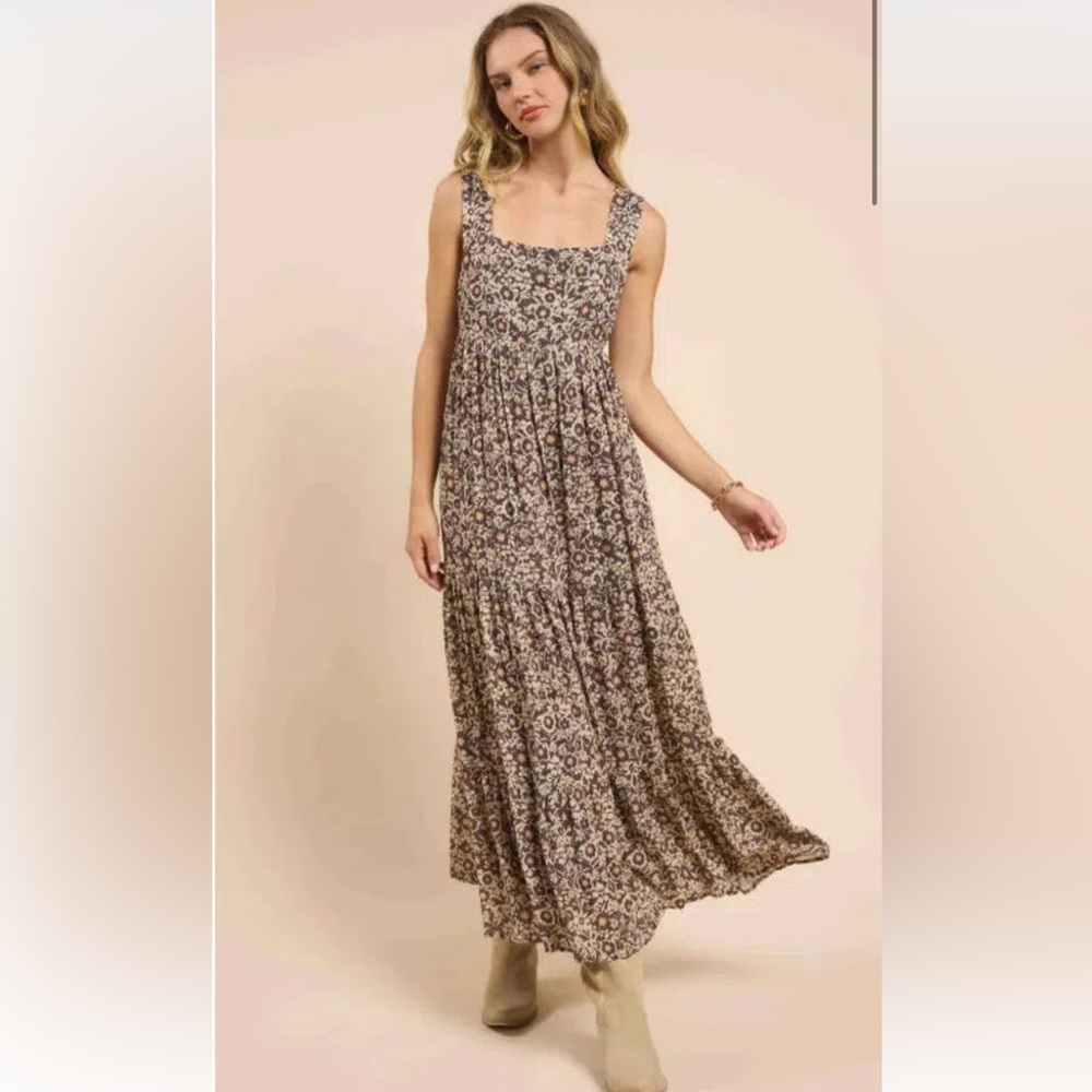 BNWT Sadie & Sage Floral Maxi Dress with Open Back